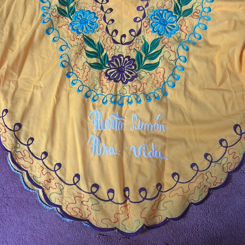 Costa Rica Puerto Limón Pura Vida Handmade Embroidered Women's Top Size Medium - Picture 2 of 6